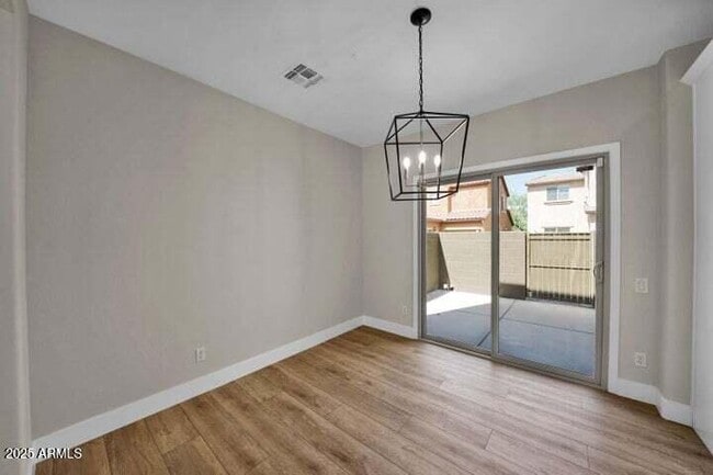 Building Photo - 3941 E Cat Balue Dr