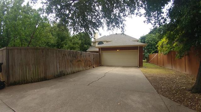 Building Photo - 705 Pine Lakes Dr