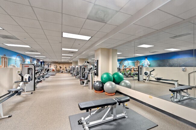 Building Photo - 440 N McClurg Ct