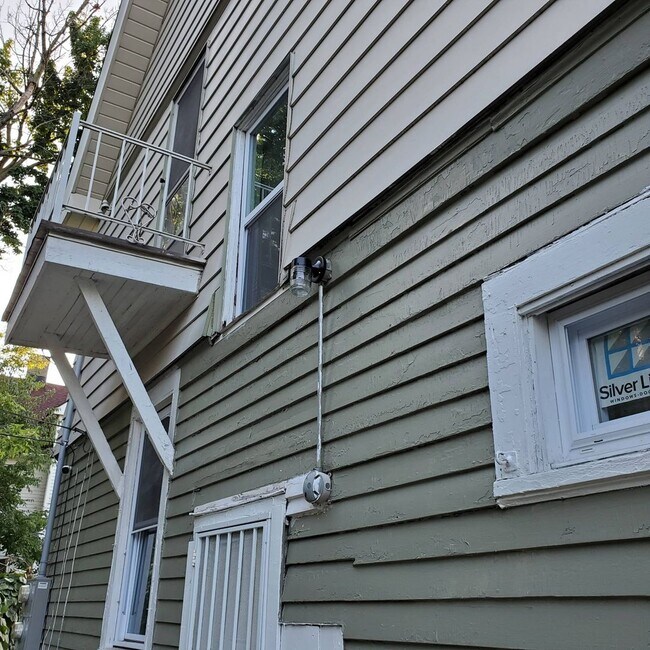 Building Photo - 12098 Chesterfield Ave