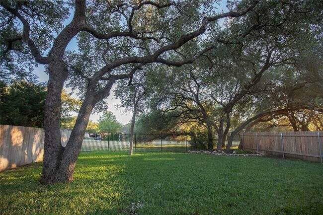 Building Photo - 3806 Juniper Hills St
