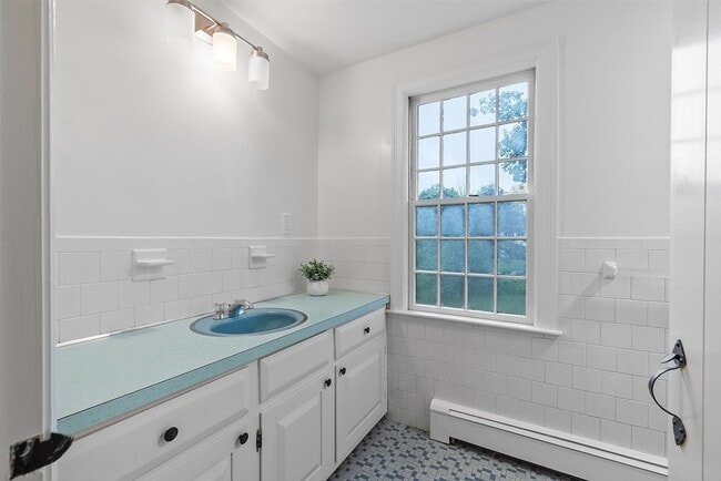 Building Photo - 6 John Matthews Rd