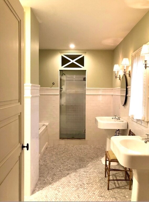 Building Photo - 918 Hale St