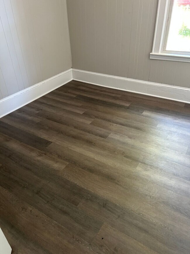 Building Photo - 2315 Dacian St