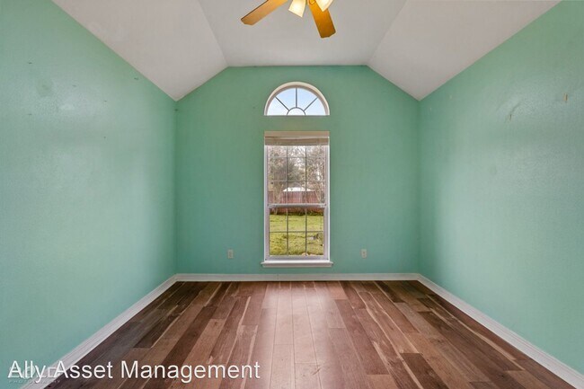 Building Photo - 4 br, 2 bath House - 5917 Clearview Circle