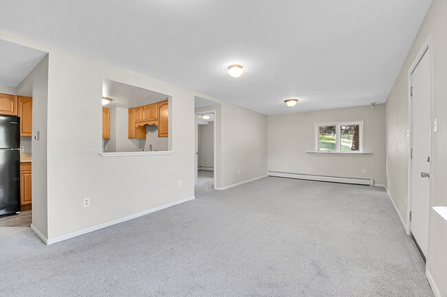 Building Photo - 836 Sleepy Hollow Dr