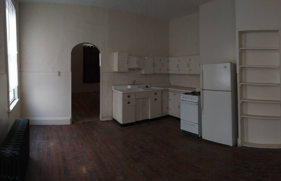 Building Photo - 2232 Ravine St