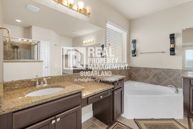Building Photo - 18607 Pelham Grove Ln
