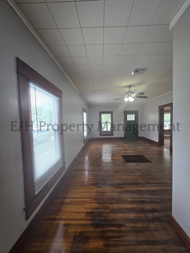 Building Photo - 212 S Meridian Ave