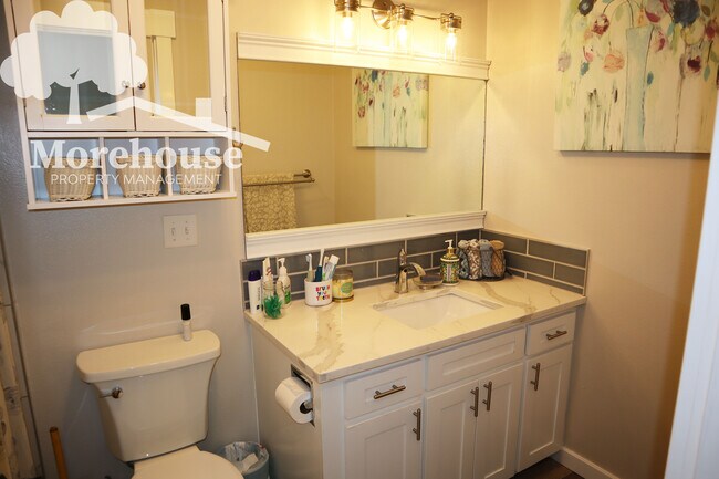 Building Photo - 10440 Meadow Lark Dr