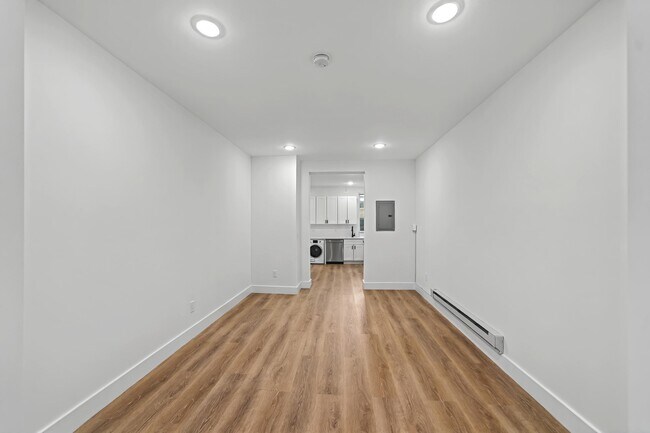 Building Photo - 929 Willow Ave