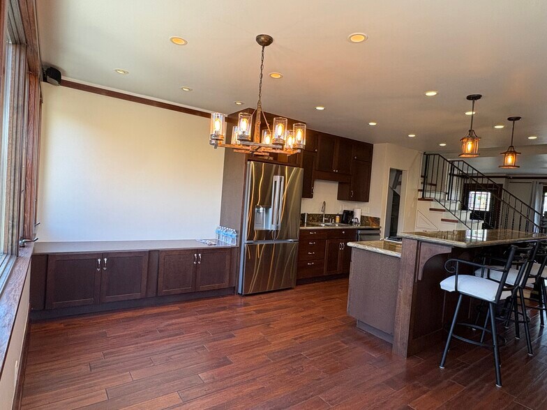 Building Photo - 3306 Gibson Pl