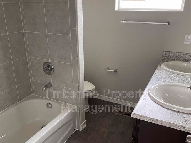 Building Photo - 889 Grissom Dr.