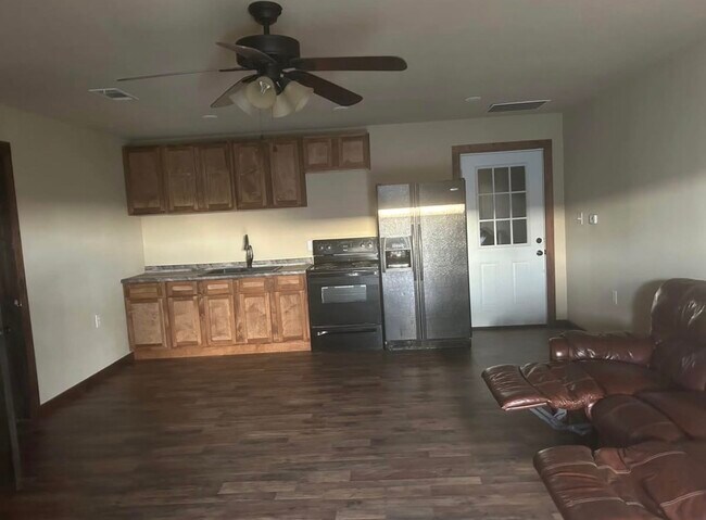 Building Photo - 1701 Co Rd 113