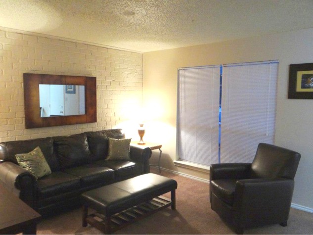 Living Area - Cambridge West Apartments