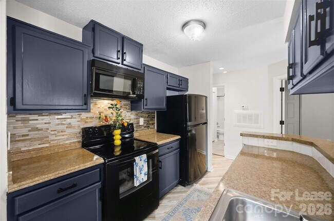 Building Photo - 8157 Cedar Glen Dr
