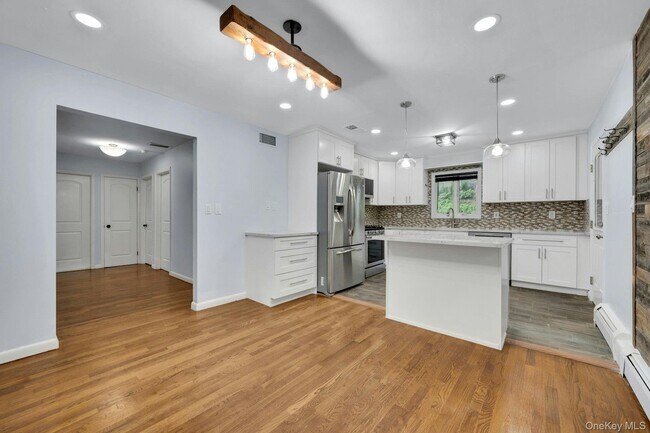 Building Photo - 186 Midland Ave