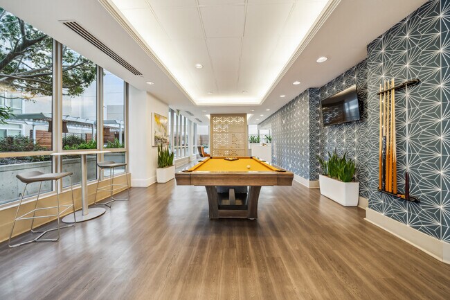 Building Photo - 388 Beale St