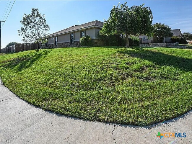 Building Photo - 4910 Bronze Dr