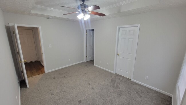 Building Photo - Welcome To An Adorable And Well-Maintained 3-Bedroom Home