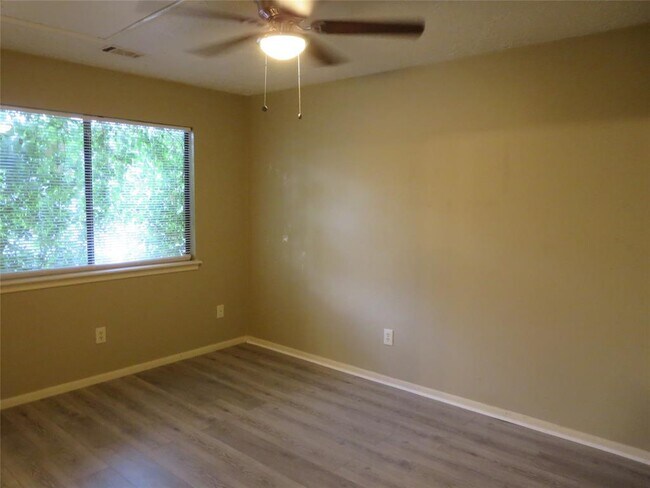 Building Photo - 15715 Gilbertyn Dr