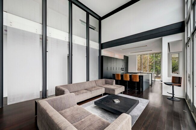 Building Photo - 2200 Harvard St