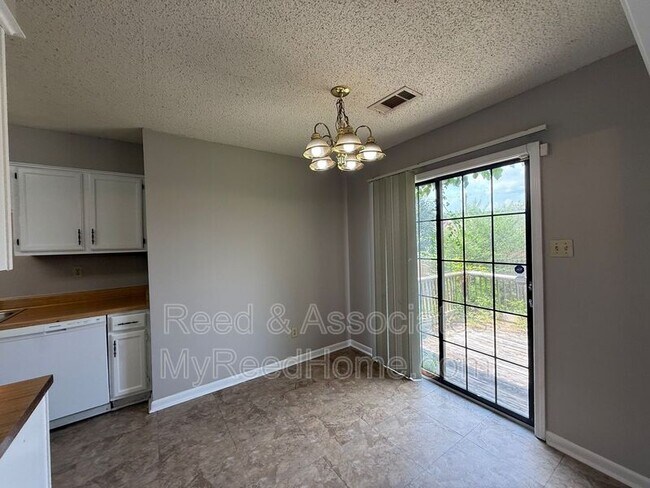 Building Photo - 6556 Birch Hollow Dr