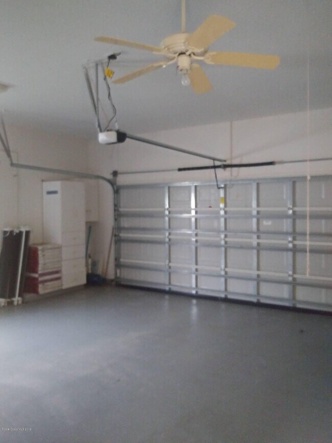 Building Photo - 1032 Fieldstone Dr