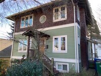 Building Photo - Wallingford Home. 4 beds, 2 bath. garage.