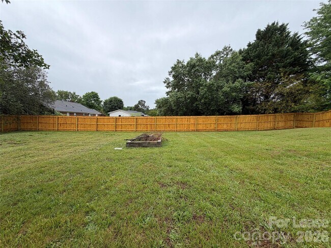 Building Photo - 2809 Faircroft Way