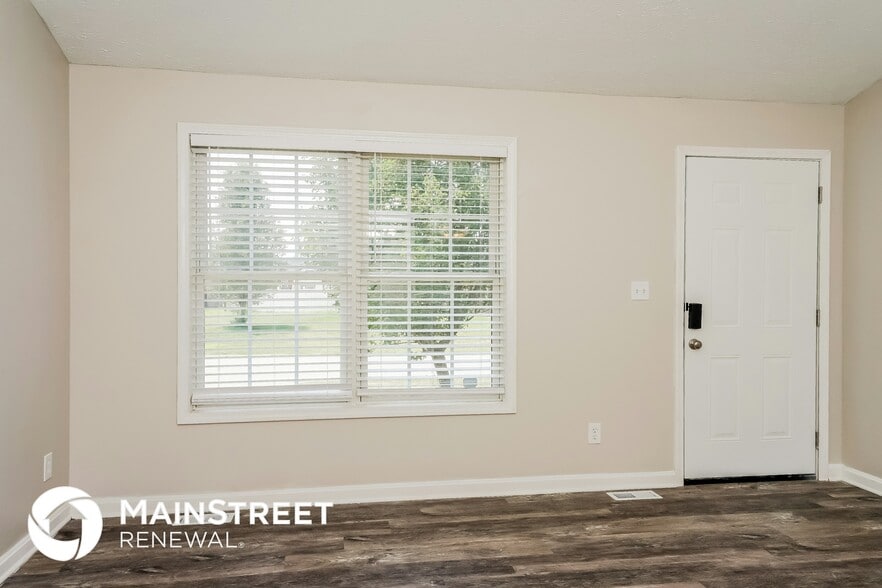 Building Photo - 388 Tecumseh Dr