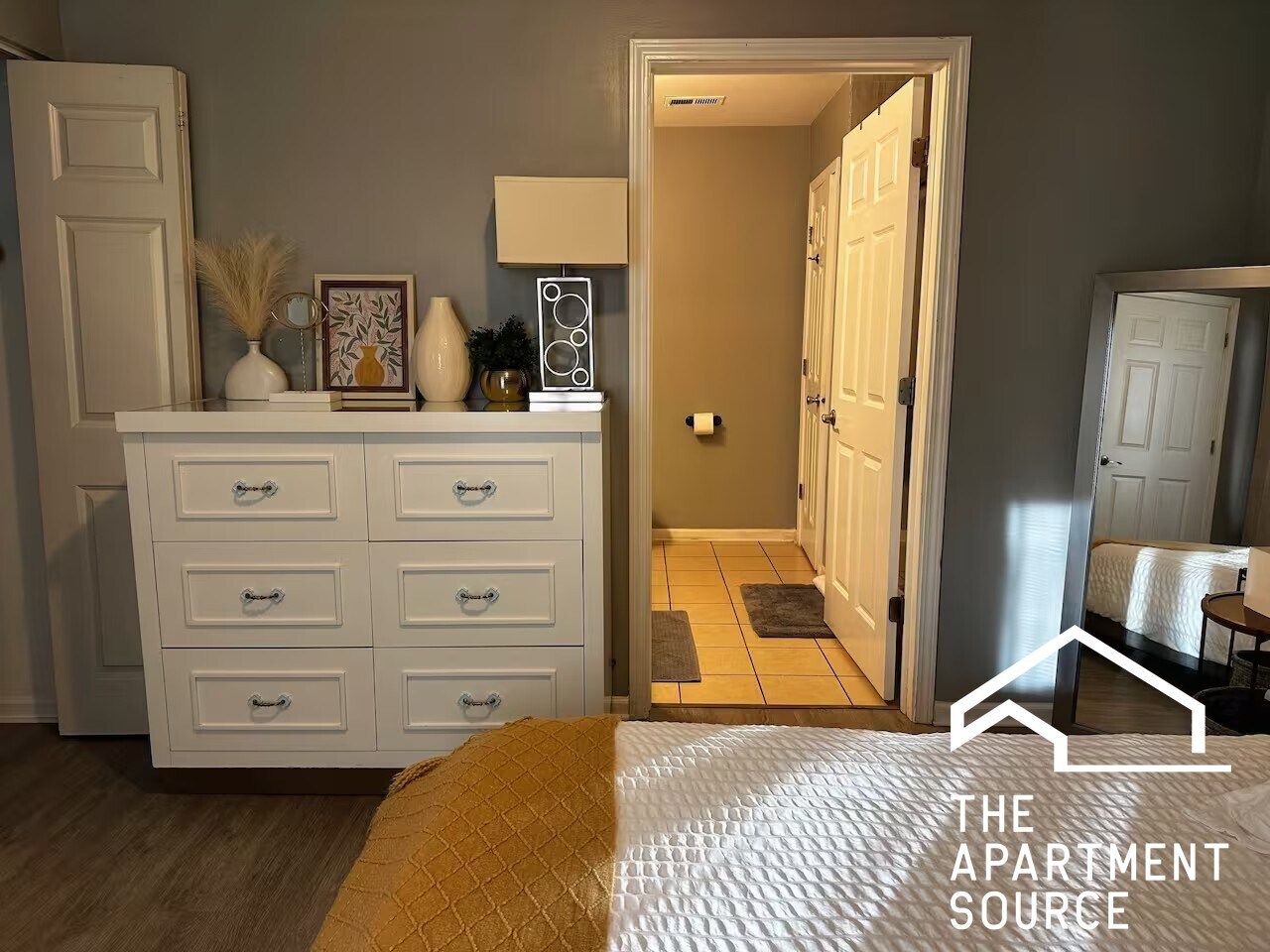 Building Photo - 811 S Kedzie Ave