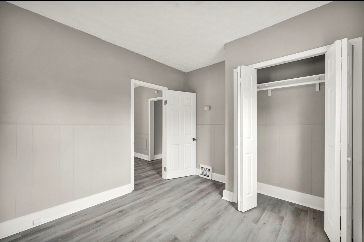 Building Photo - 2023 Robin St