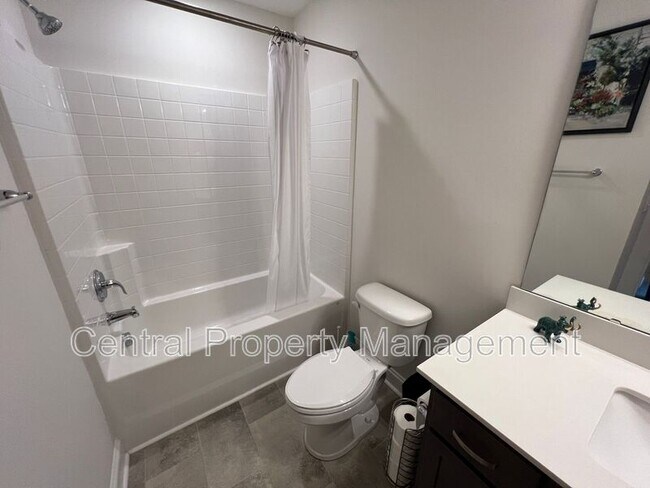 Building Photo - 18 Camden Wds Trl