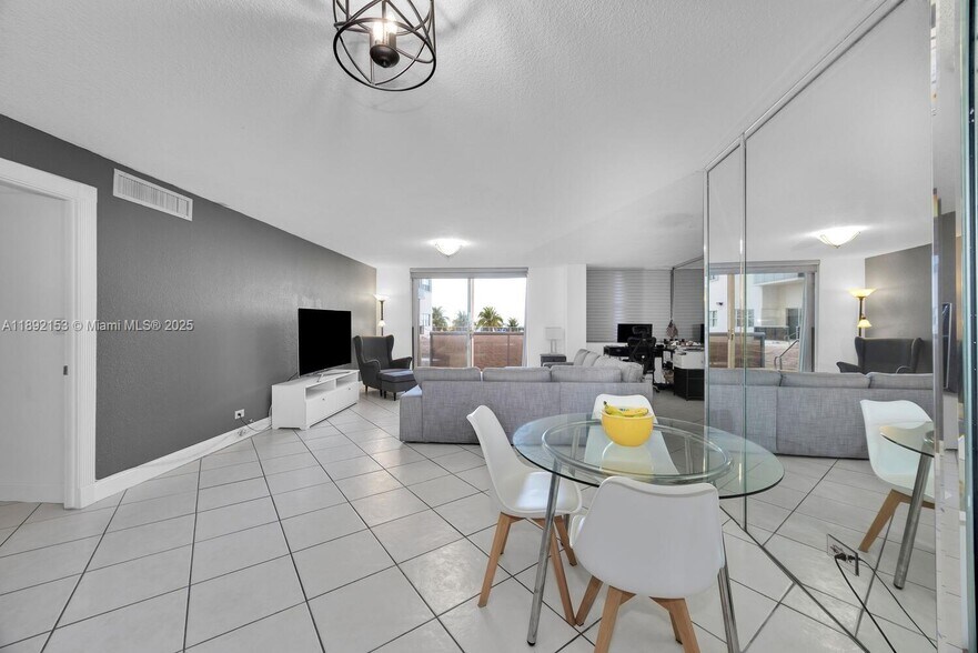 Building Photo - 6039 Collins Ave