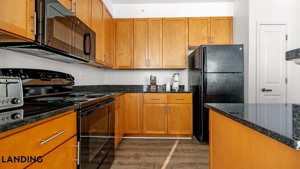 Building Photo - 909 Mansion Dr