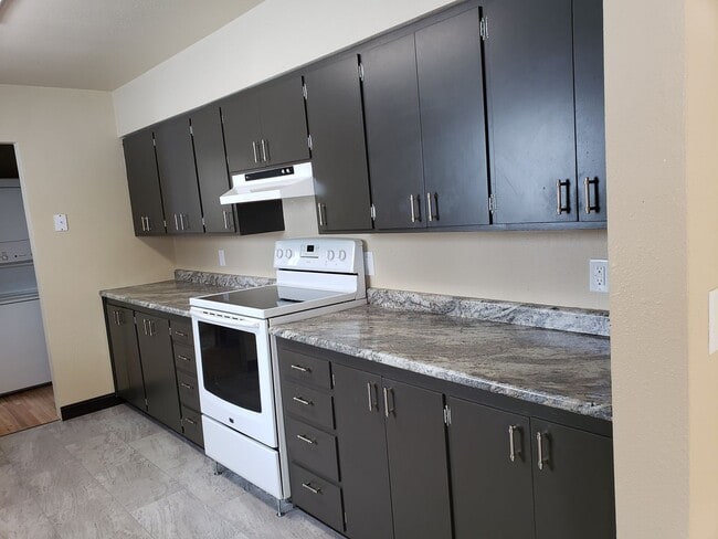 Building Photo - 1417 3rd Ave NW