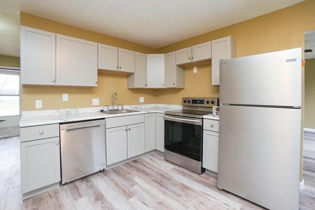 Primary Photo - 1108 Fishlock Ave