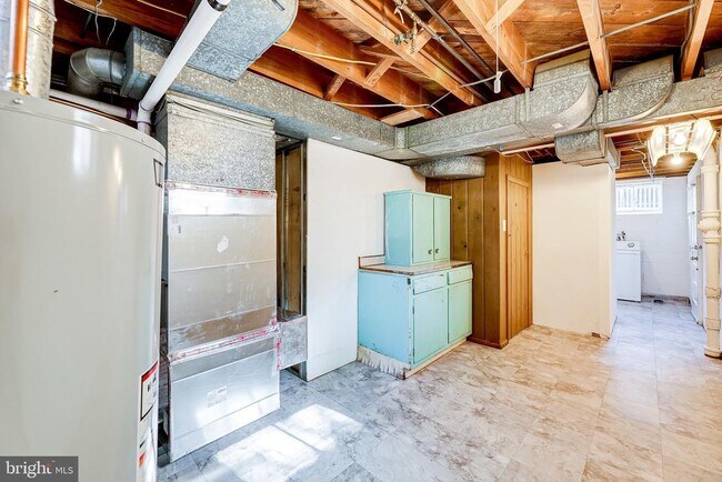 Building Photo - 2414 Key Blvd