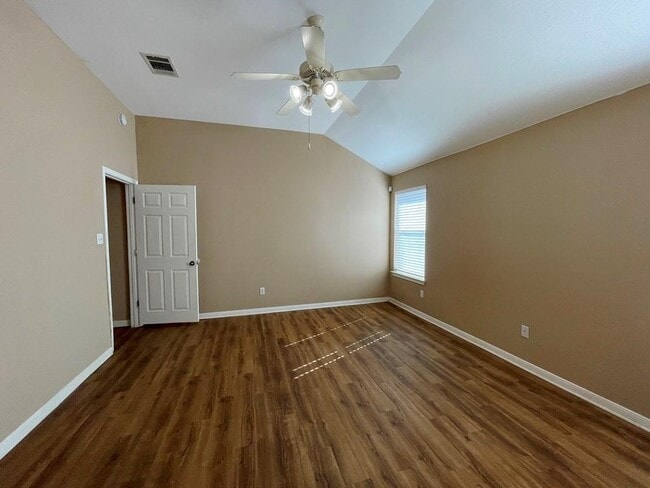 Building Photo - 145 Amber Ash Dr