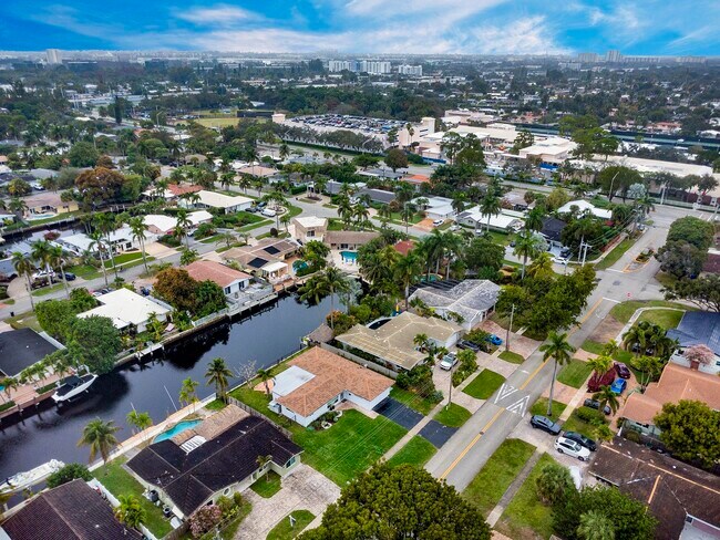 Building Photo - 5921 NE 15th Ave