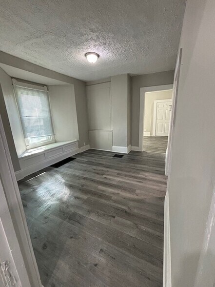 Building Photo - 2199 E 74th St