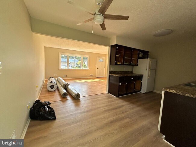Building Photo - 315 Constitution Dr