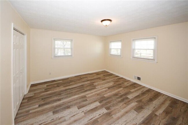 Building Photo - 1616 W Kellogg Cir
