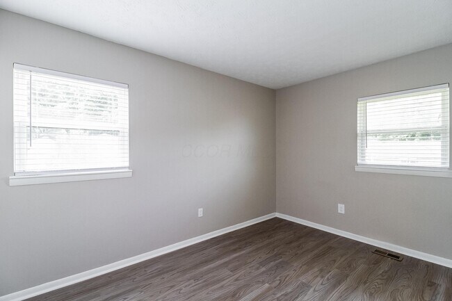 Building Photo - 2767 Bardwell Rd