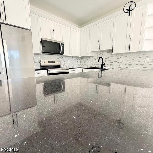 Building Photo - 209-211 W 12th St