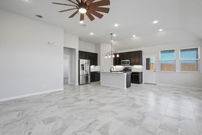 Building Photo - 912 Slate Ln