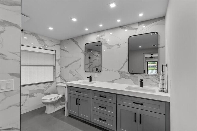 Building Photo - 8611 Gullane Ct