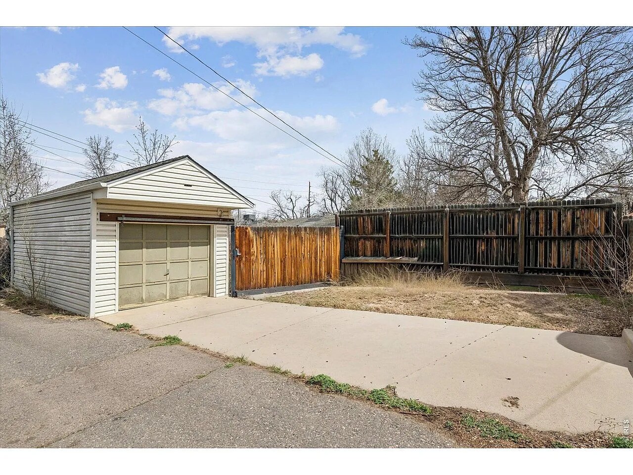 Detached Garage - 1819 S Madison St
