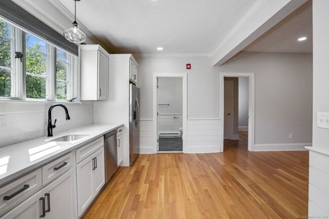 Building Photo - 30 Fairmont Pl